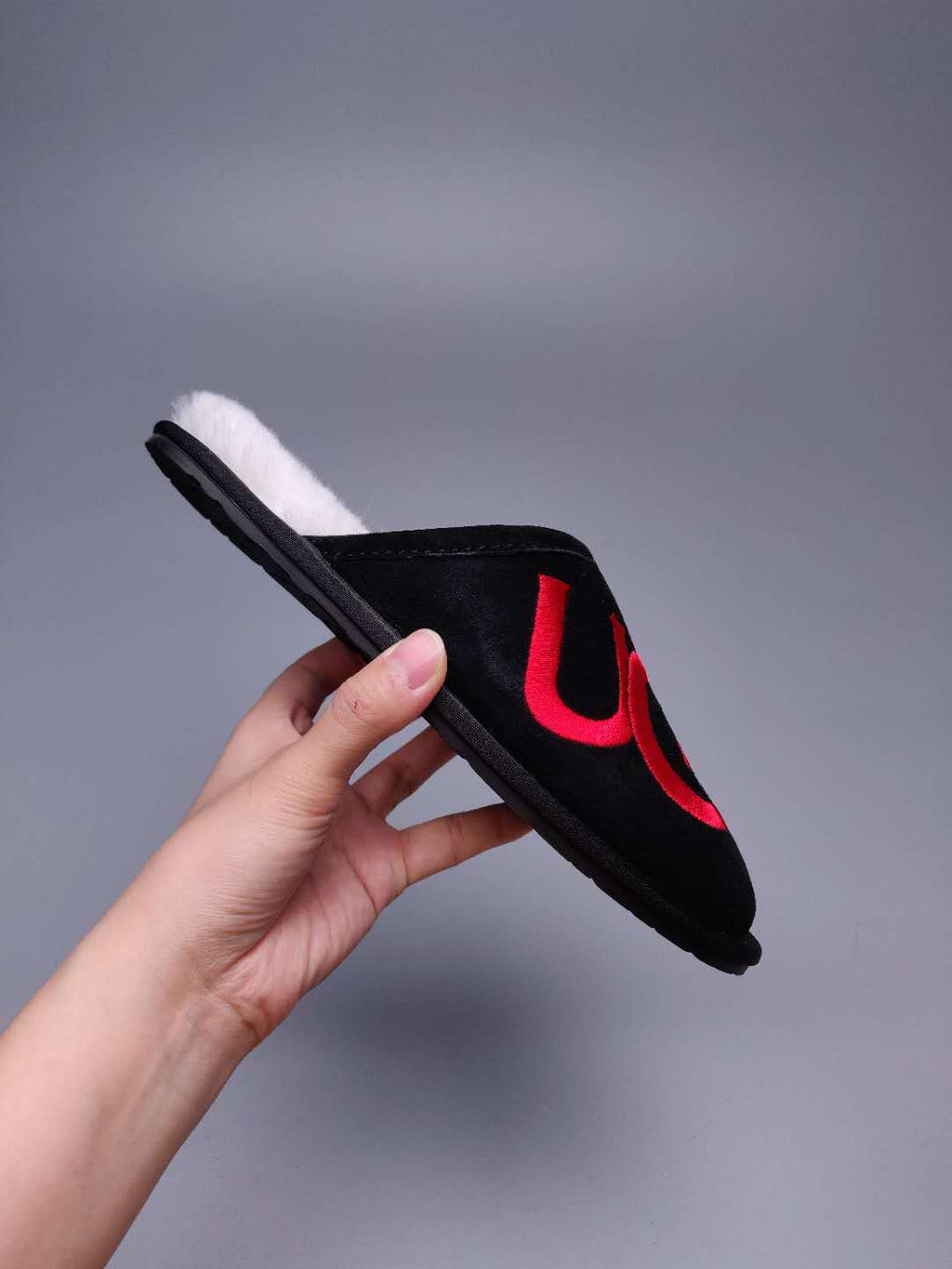 Black G-Logo Indoor Slippers — New Arrival | In Stock