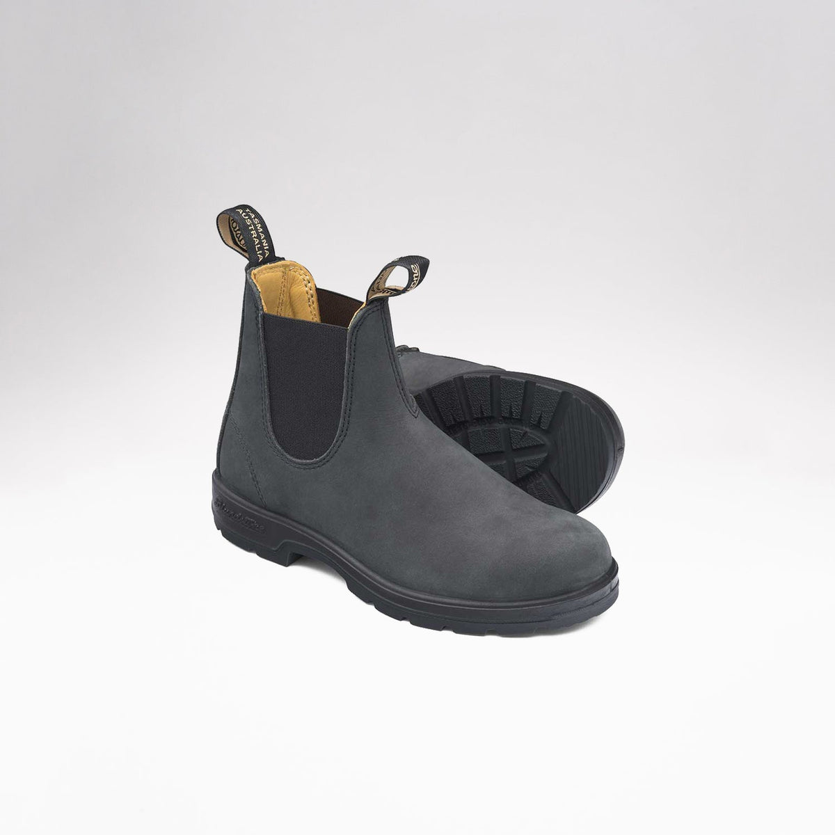 Blundstone 587 Rustic Leather Boot: Black