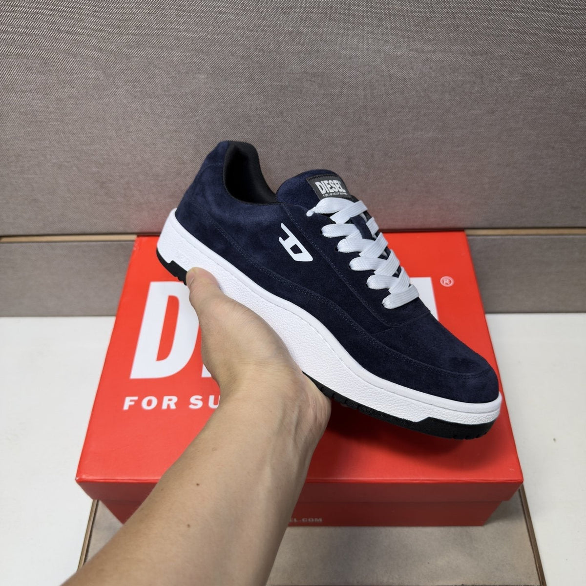 Diesel Men's Navy Blue and White Low-Top Sneakers