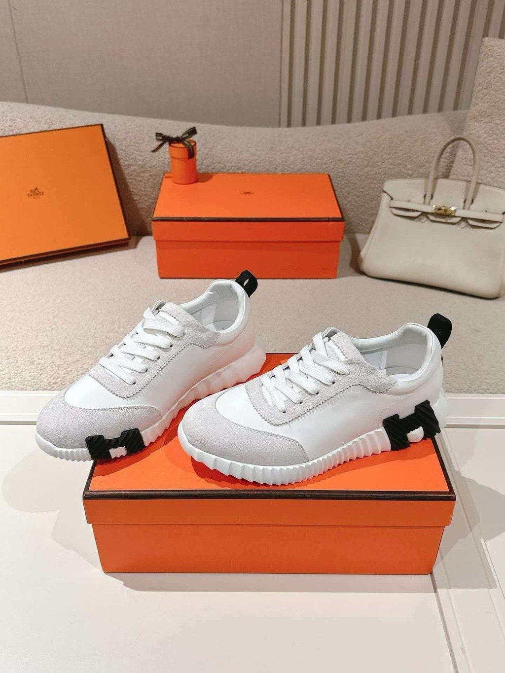 Men's White and Gray Low-Top Sneakers