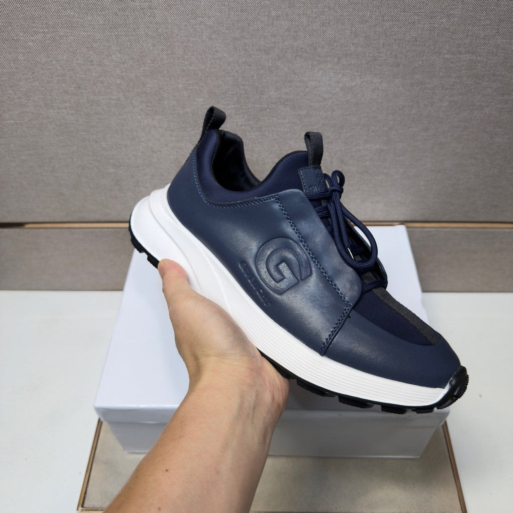 Givenchy Men's Navy Blue Low-Top Sneakers