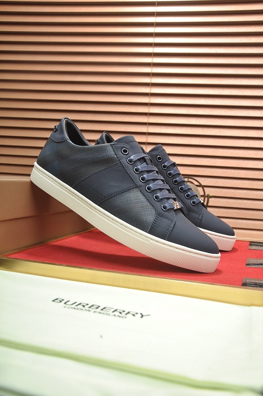 Burberry Panel Low-Top Sneakers