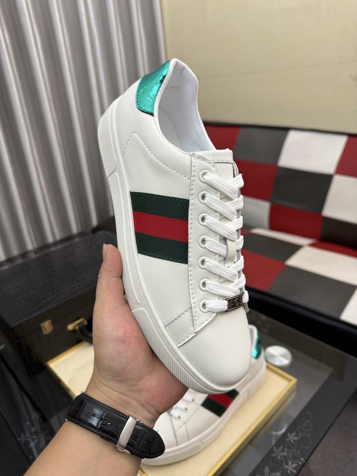 Gucci Men's Stripe Low-Top Sneakers - Lace-Up Closure